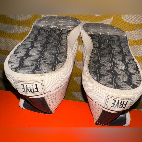 Frye Ludlow Mid-Top Off-White Canvas Print Sneakers - 9.5 US Men's - Picture 8 of 9